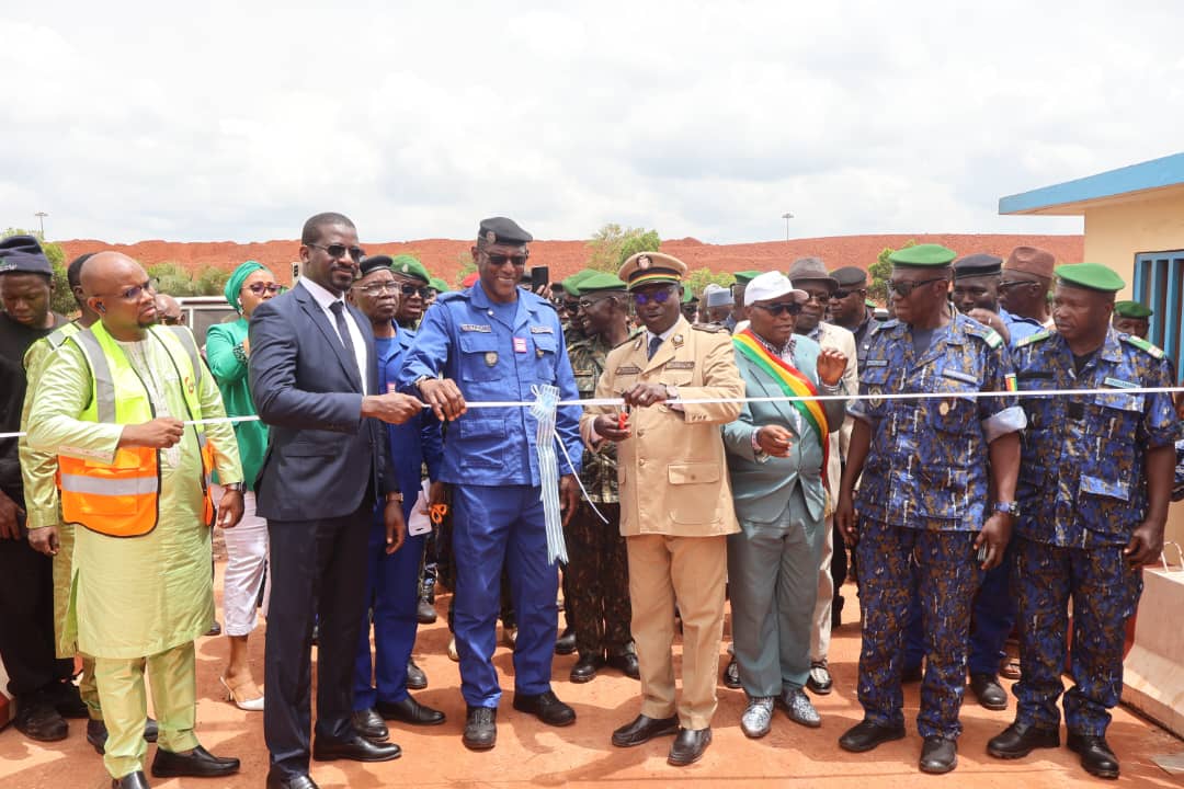 Boké-Douanes: Mise en service d’un scanner mobile au Poste frontalière Maritime de Dapilon