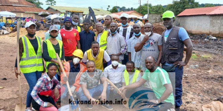 Boké – insalubrité : Autorités communales et jeunes sur pieds pour combattre les ordures