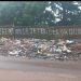 Boké – Insalubrité : le cimetière de Dianwalia transformé en dépotoir par les citoyens