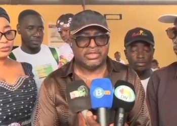 La Fondation Makongo soutient les enfants défavorisés de Kaloum pour la rentrée scolaire 2024-2025