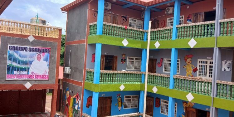 Boké – Éducation : Le Groupe Scolaire Hadja Diakhoumba Guirassy ouvre ses portes à Yomboya avec pour mission de fournir un enseignement de qualité