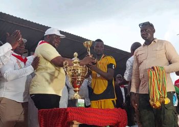 Boké – Football : L’équipe de Boké bat Boffa et remporte le trophée du tournoi Mamadi Doumbouya 