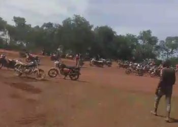 Manifestation à Konkoye (Mandiana) : la population exige justice contre l’exploitation minière illégale et la destruction de l’environnement