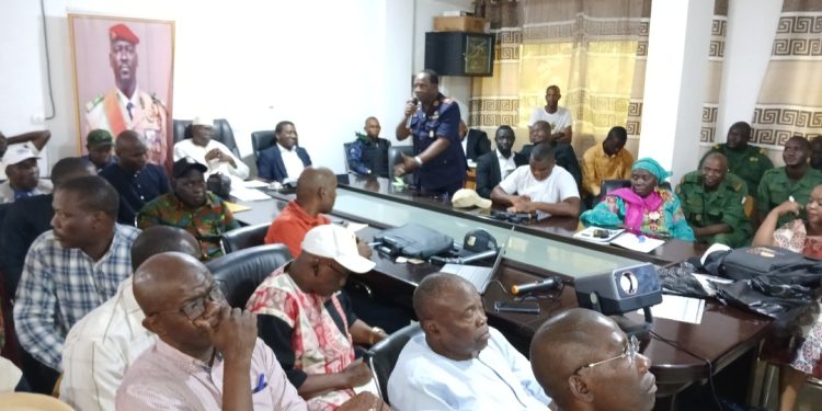 Boké – Avant projet constitutionnel : Des acteurs du CNT en conclave avec les populations