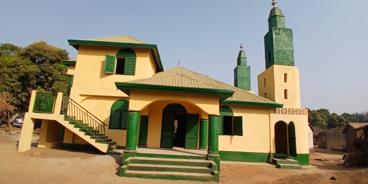 Boké – Religion : La SMB offre une mosquée à la communauté de Baniré
