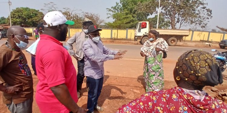 Boké – Commune : Le maire effectue une tournée dans plusieurs marchés