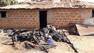 Boké – Incendie : Une maison et son contenu consumés par les flammes