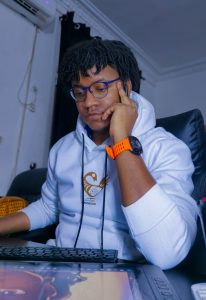 Guinée-Culture | Lancement officiel de Prophétie : Serge Abraham Thaddée dévoile un jeu d’aventure africain inédit au CCFG