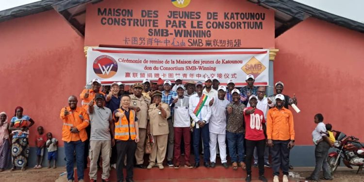 Boké – Infrastructure : le Consortium SMB-Winning dote Katounou d’une maison des jeunes flambant neuve