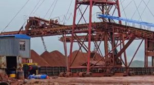 Boffa : SD Mining poursuit le chargement de barges malgré une interdiction officielle