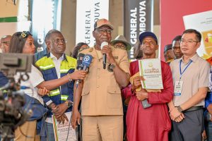 Kindia : le Gouverneur Aboubacar Sidiki Diakité et Ahmed Kanté saluent l’engagement des jeunes pour la vulgarisation de la nouvelle Constitution