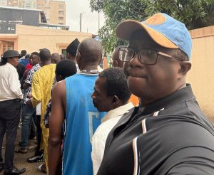 Référendum en Guinée : Dr Youssouf Boundou Sylla, S/G du MEPUA remplit son devoir civique à l’ENAM de Coléah en toute humilité !