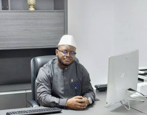 Guinée : Barry Abdoulaye N’dane, président de la Synergie des Jeunes Leaders, salue l’adoption de la nouvelle Constitution et rend hommage aux institutions