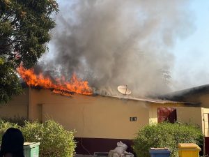 Boké – Incendie à la cité OFAB de Sangarédi : deux bâtiments touchés, aucun blessé