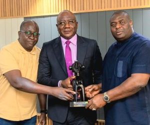 Noah Conté, PDG du Groupe Benna, sacré Meilleur Investisseur dans le secteur du granite