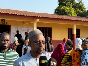 Élection présidentielle 2025 : Mohamed Lamine Sy Savané accomplit son devoir citoyen à Boké